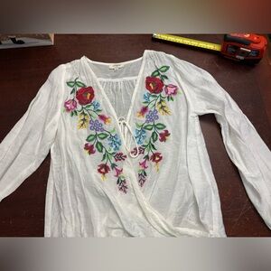 Umgee small crispy white embroidered floral boho crossover v neckline